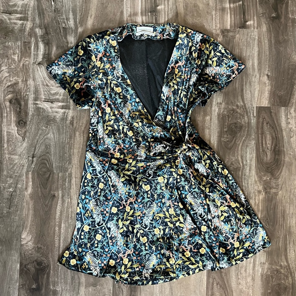 Velvet jungle pattern wrap dress